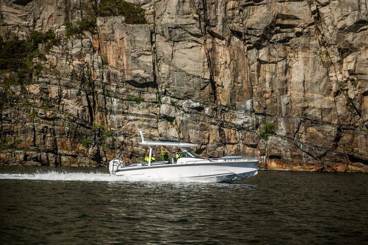 Restauranter i nærheden af Lysefjord Safari on Speedboat