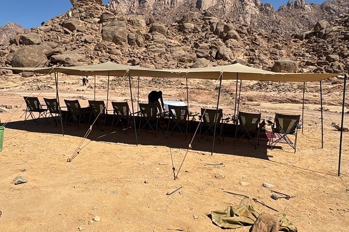 Heldagstur från Tabuk: Split Rock of Horeb & Mount Sinai