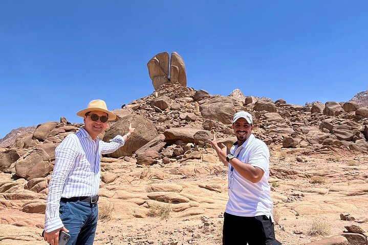 Heldagstur från Tabuk: Split Rock of Horeb & Mount Sinai