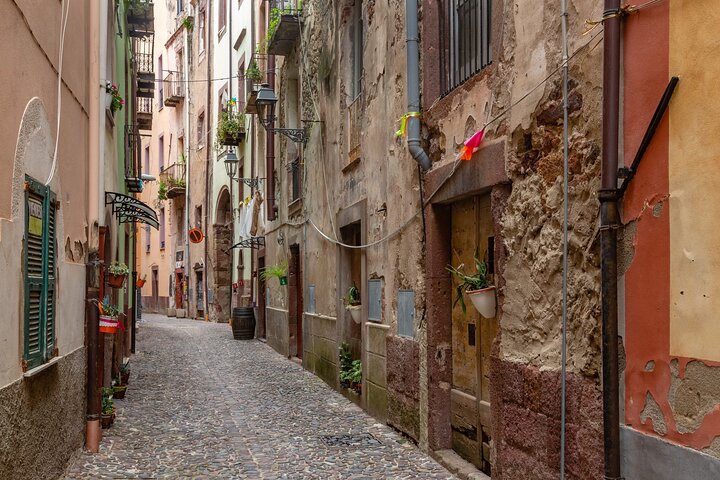 Cagliari: Fantastiska Bosa och förhistoriska Sardinien