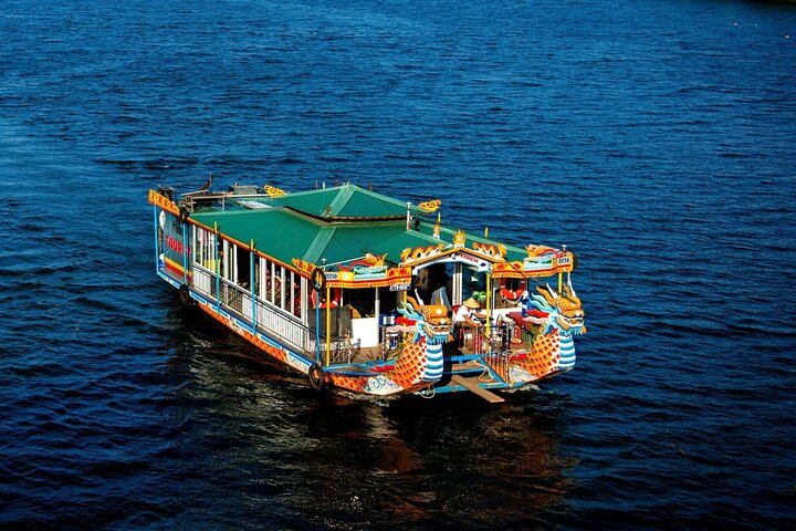Hue : Crucero VIP en barco dragón por el río Perfume