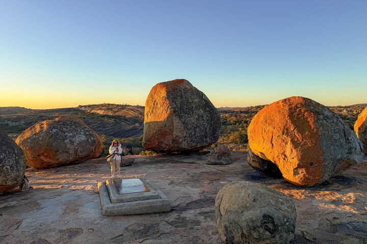 Rastreo de rinocerontes de Matobo y arte rupestre desde Bulawayo