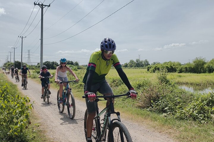 Lokal livstids Half Day Bike Tour i Battambang