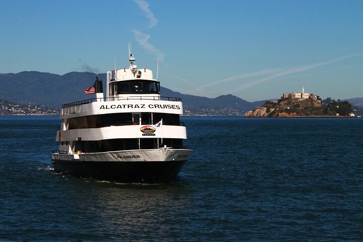 Tour interior de Alcatraz con ferry, audio gratuito y opción nocturna