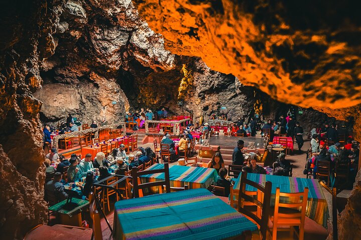 Heißluftballonfahrt über Teotihuacan + Abholung + Frühstück in einer Höhle