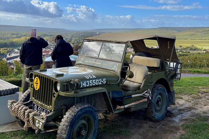 Recorrido en jeep por los viñedos de Champaña con degustación de vinos