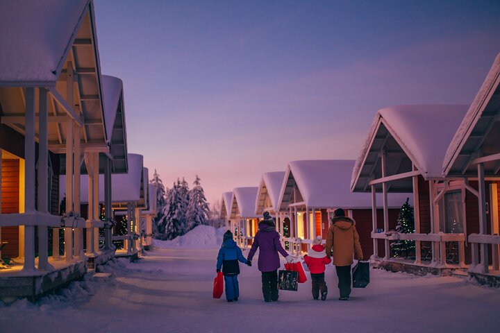 Privat helgedagstur til Santa Claus Village fra Levi