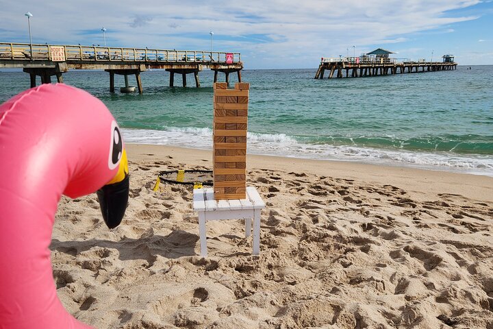 Strandstoelverhuurservice met Cabana en JBL Speaker en meer