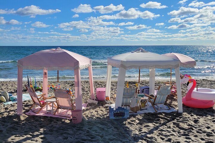 Strandstoelverhuurservice met Cabana en JBL Speaker en meer