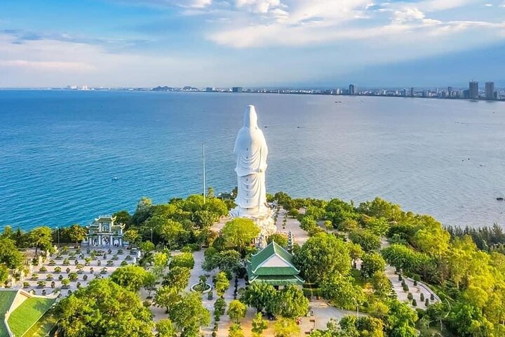 Coche privado Da Nang : Puente Dorado, Montañas de Mi Hijo & Mármol