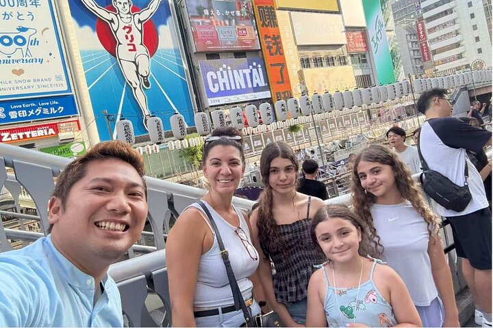Tour privato delle attrazioni di Osaka con Guida e veicolo di lusso