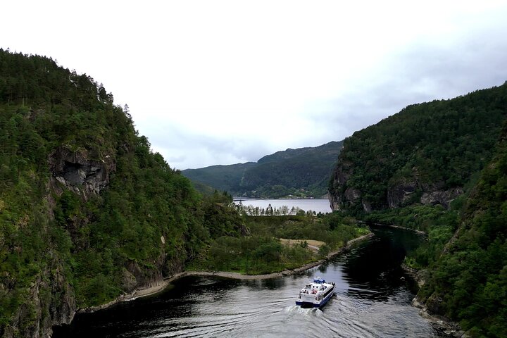 Halvdagsfjordkryssning från Bergen till Mostraumen