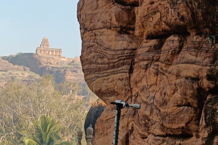 Hyr en Guide för att besöka Badami/Aihole/Pattadakal med egen transport
