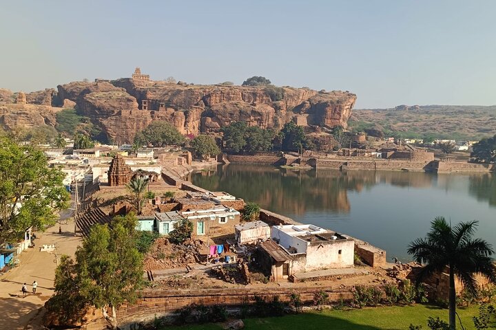 Hyr en Guide för att besöka Badami/Aihole/Pattadakal med egen transport