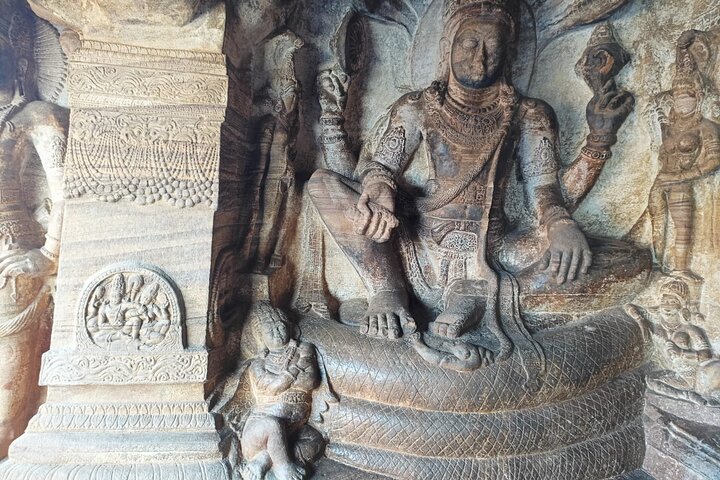 Hyr en Guide för att besöka Badami/Aihole/Pattadakal med egen transport