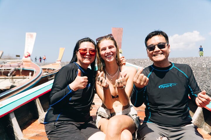 Tour de 7 Ilhas Invisíveis em Koh Lipe por um barco longtail privado