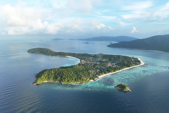 Tour de 7 Ilhas Invisíveis em Koh Lipe por um barco longtail privado