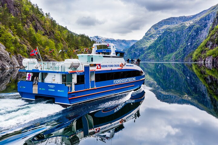 Halvdagsfjordkryssning från Bergen till Mostraumen