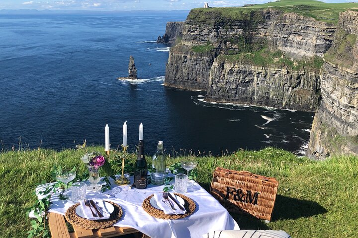 Privat dagstur Cliffs of Moher & The Burren Experience