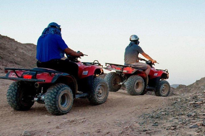 Quadrijden en kameelrijden met bedoeïenenshow in Marsa Alam