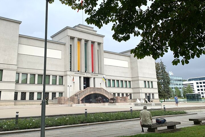 Lo mejor de Kaunas : Un Modernismo e Historia Medieval Visita autoguiada