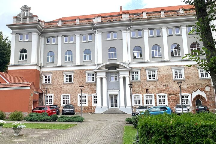 Lo mejor de Kaunas : Un Modernismo e Historia Medieval Visita autoguiada
