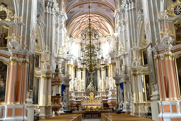 Lo mejor de Kaunas : Un Modernismo e Historia Medieval Visita autoguiada