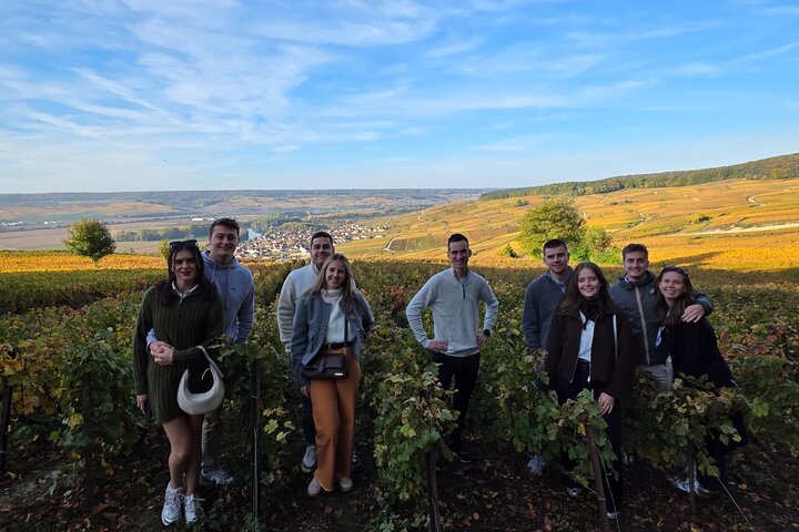 Champagne Muñoz Bruneau: visita y degustación de medio día