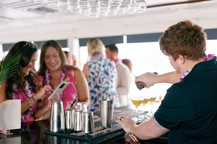 3-stündige Abendkreuzfahrt auf der Solaris Yacht in Miramar Beach