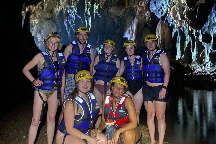 Visite d'une journée de la grotte sombre et de la grotte de Phong Nha