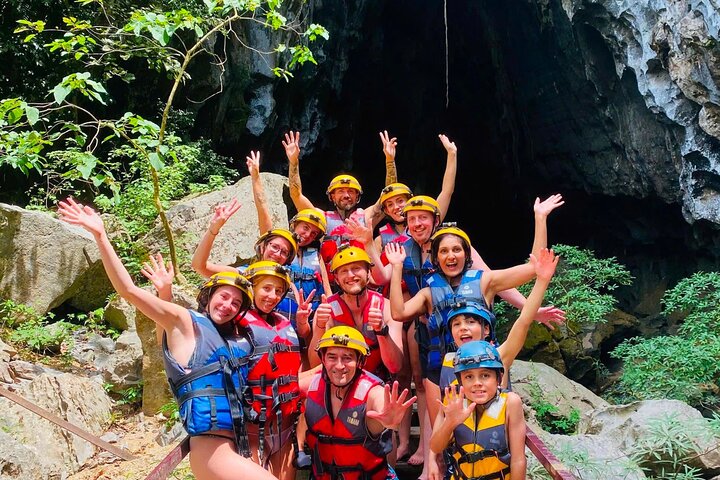 Visite d'une journée de la grotte sombre et de la grotte de Phong Nha