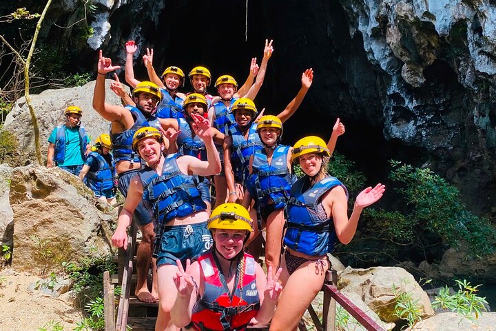 Visite d'une journée de la grotte sombre et de la grotte de Phong Nha
