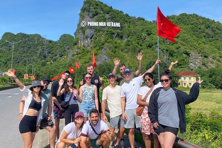Visite d'une journée de la grotte sombre et de la grotte de Phong Nha