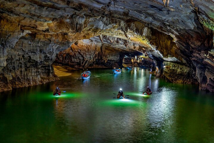 Visite d'une journée de la grotte sombre et de la grotte de Phong Nha