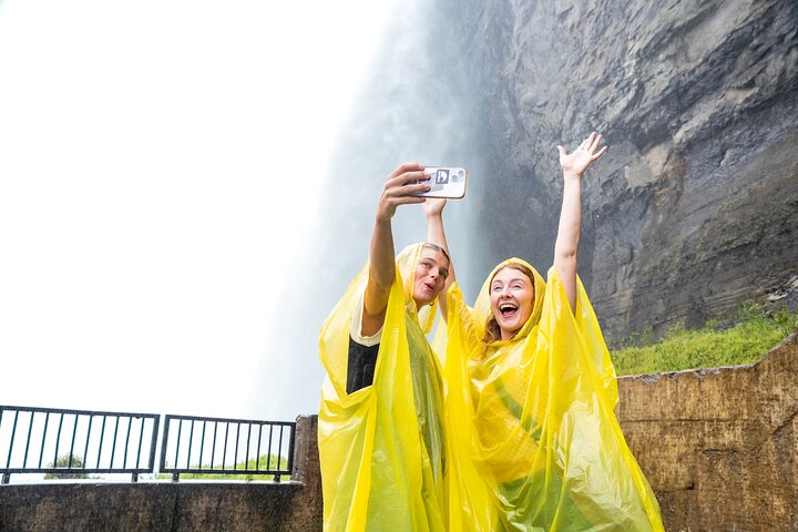 Niagara Falls Boat Cruise and Journey Behind the Falls Tour