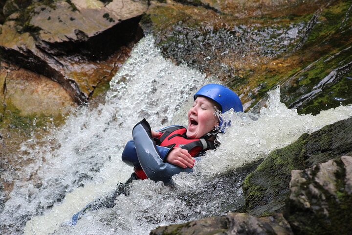 Canyoning Halvdagstur på Keltneyburn fra Aberfeldy