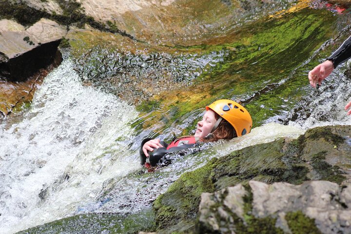 Canyoning Halvdagstur på Keltneyburn fra Aberfeldy