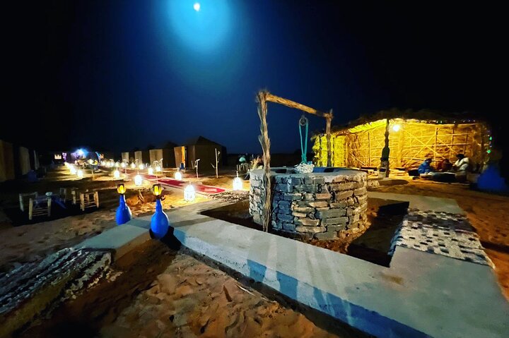 Noche en el desierto de Merzouga desde Erfoud & Camel Ride & Quad ATV