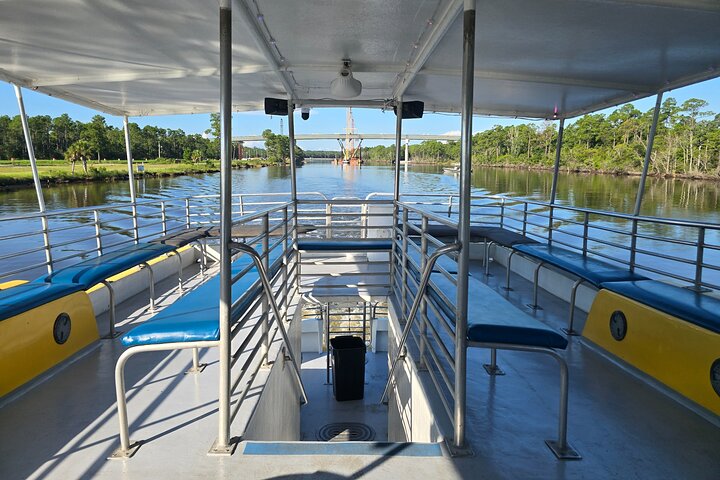Restauranter i nærheten av Sunny Lady Dolphin and Sunset Cruises