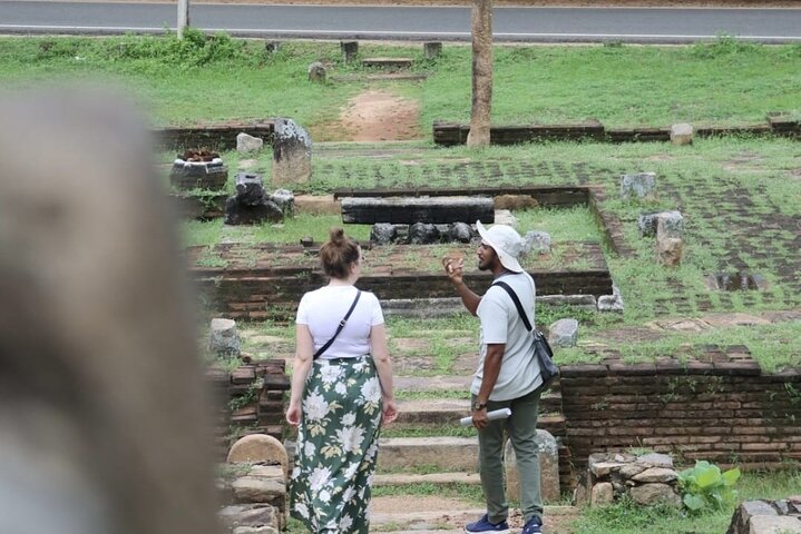 Tour Privado de Patrimônio de Anuradhapura - Tudo Incluído