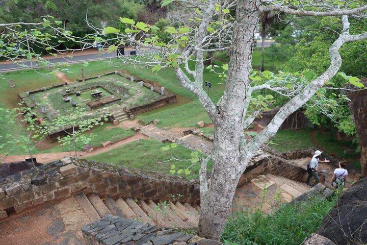 Tour Privado de Patrimônio de Anuradhapura - Tudo Incluído