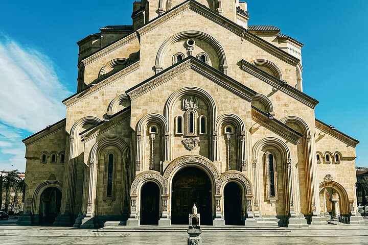 Tbilisi : Cronache private della Georgia, della Santissima Trinità e del Vino