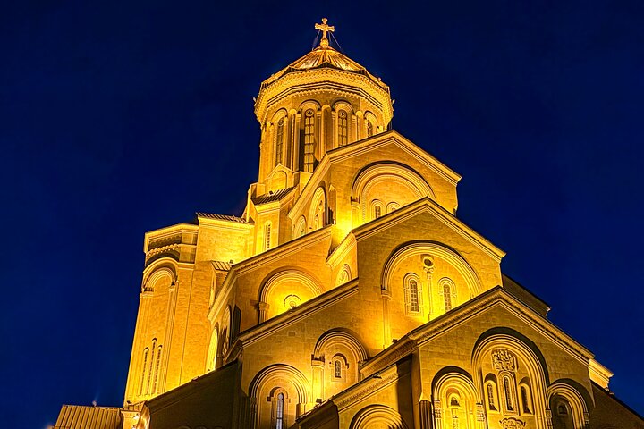 Tbilisi : Cronache private della Georgia, della Santissima Trinità e del Vino