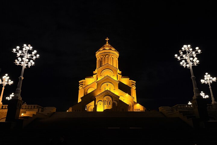 Tbilisi : Cronache private della Georgia, della Santissima Trinità e del Vino