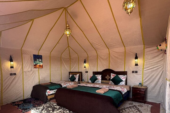 Camp privé de 2 jours dans le désert au départ d'Errachidia avec Camel Trek & Jeep