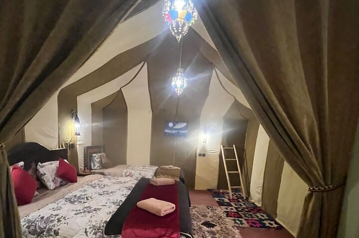 Camp privé de 2 jours dans le désert au départ d'Errachidia avec Camel Trek & Jeep