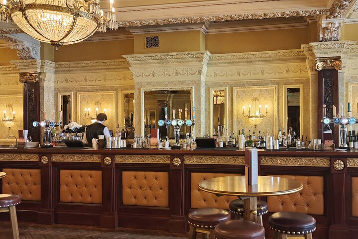 Private historische Pub-Tour in Nottingham mit kostenlosen Getränken