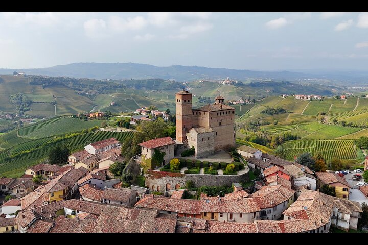 Proef Barolo en Barbaresco met een Sommelier. Wijntour door Piemonte