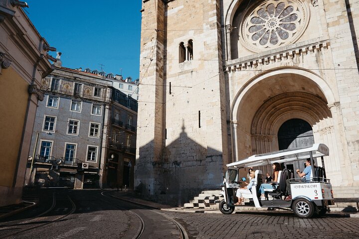 Welcome Tour to Lisbon in Private Eco Tuk Tuk with a Local