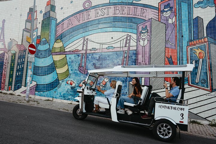 Welcome Tour to Lisbon in Private Eco Tuk Tuk with a Local
